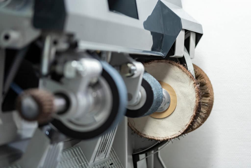 Professionelle Schleif- und Poliermaschine für die Orthopädieschuhtechnik